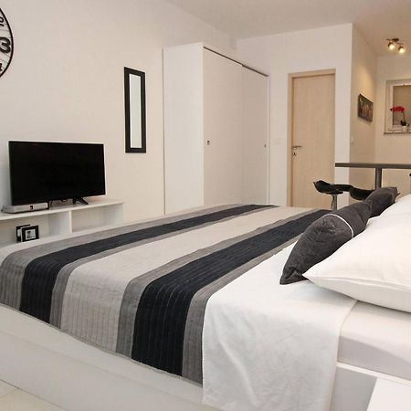 Apartments Karamarko Baška Εξωτερικό φωτογραφία